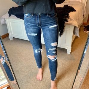 AMERICAN EAGLE JEANS